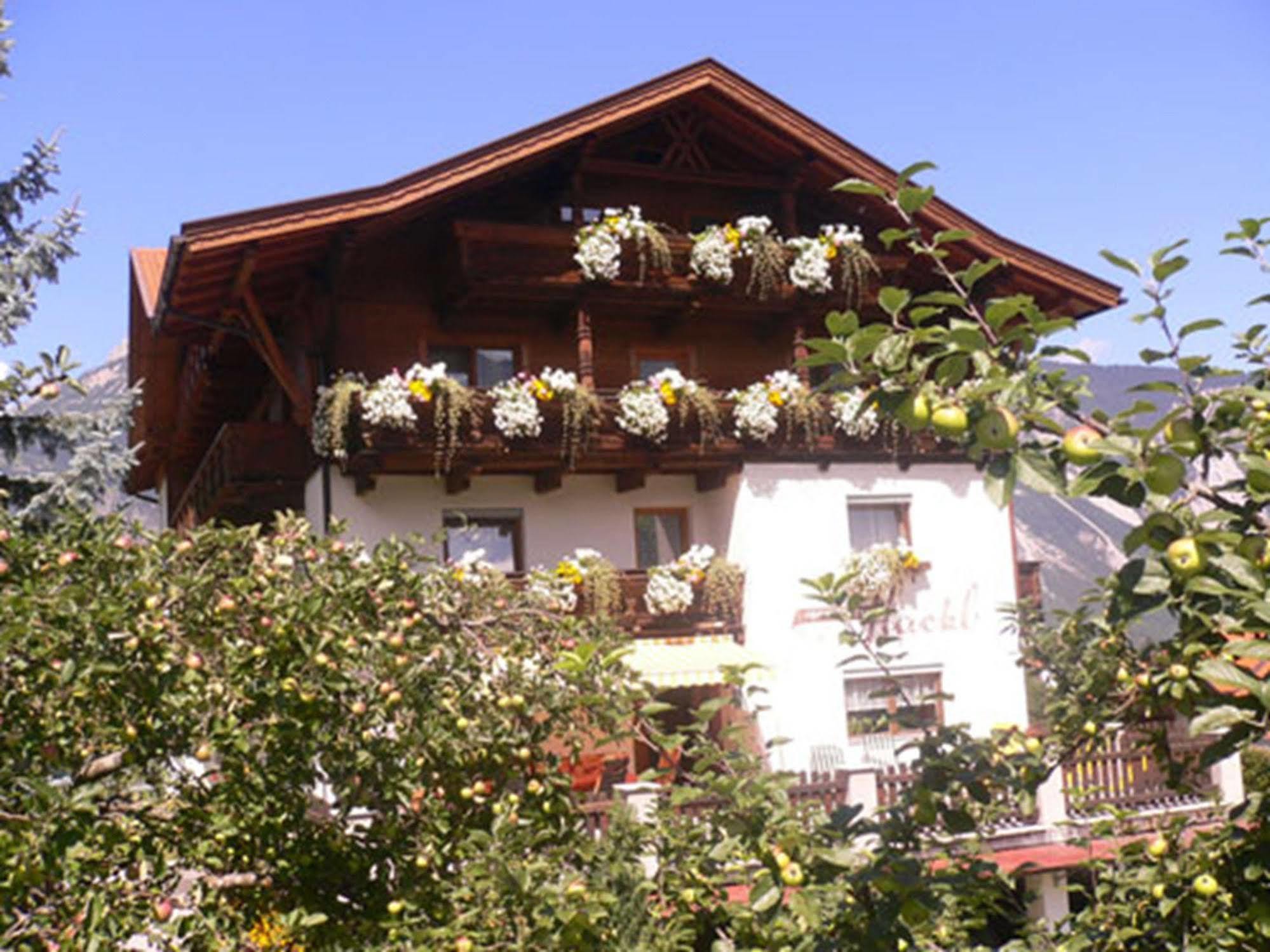 Gästehaus Hackl Sautens Exteriör bild